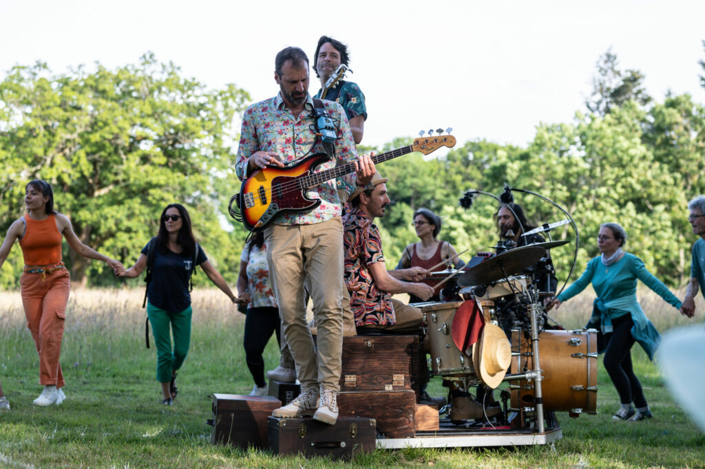 Danse participative par la Compagnie Système B lors des Nuits des Forêts au Parc de la Gournerie, Saint Herblain